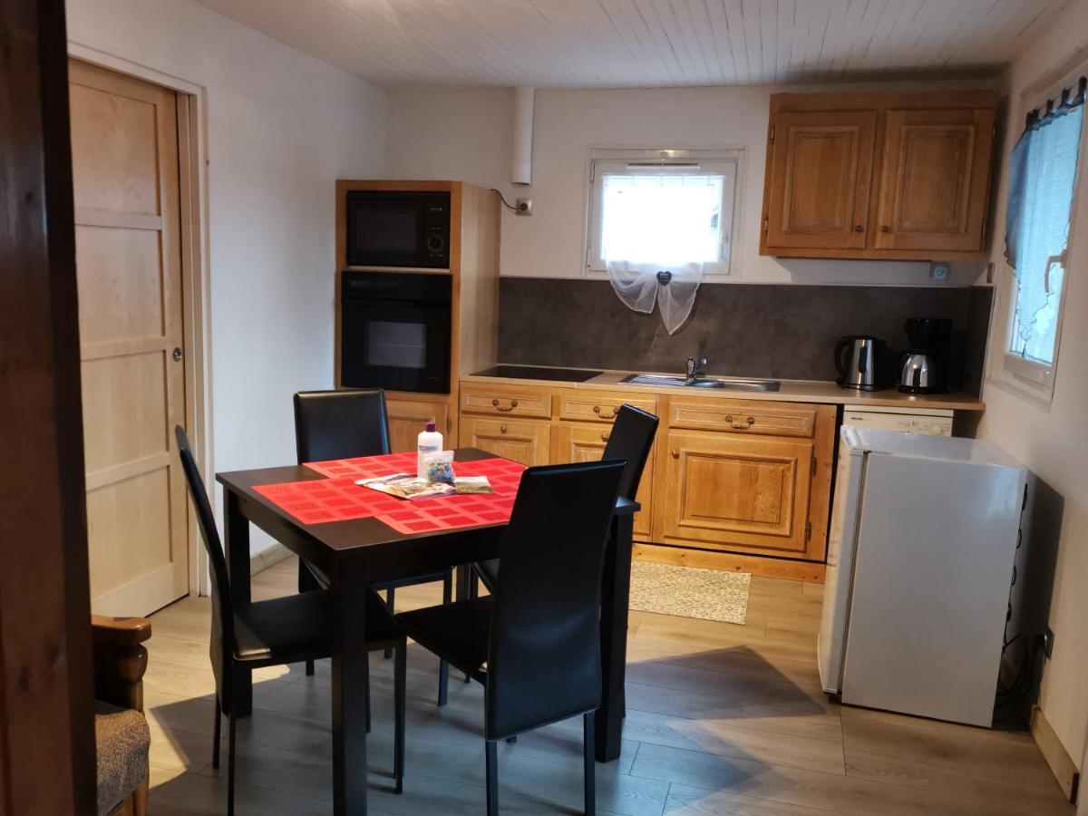 Gites Les Grandes Voies - Cle Vacances Le Menil Exterior photo