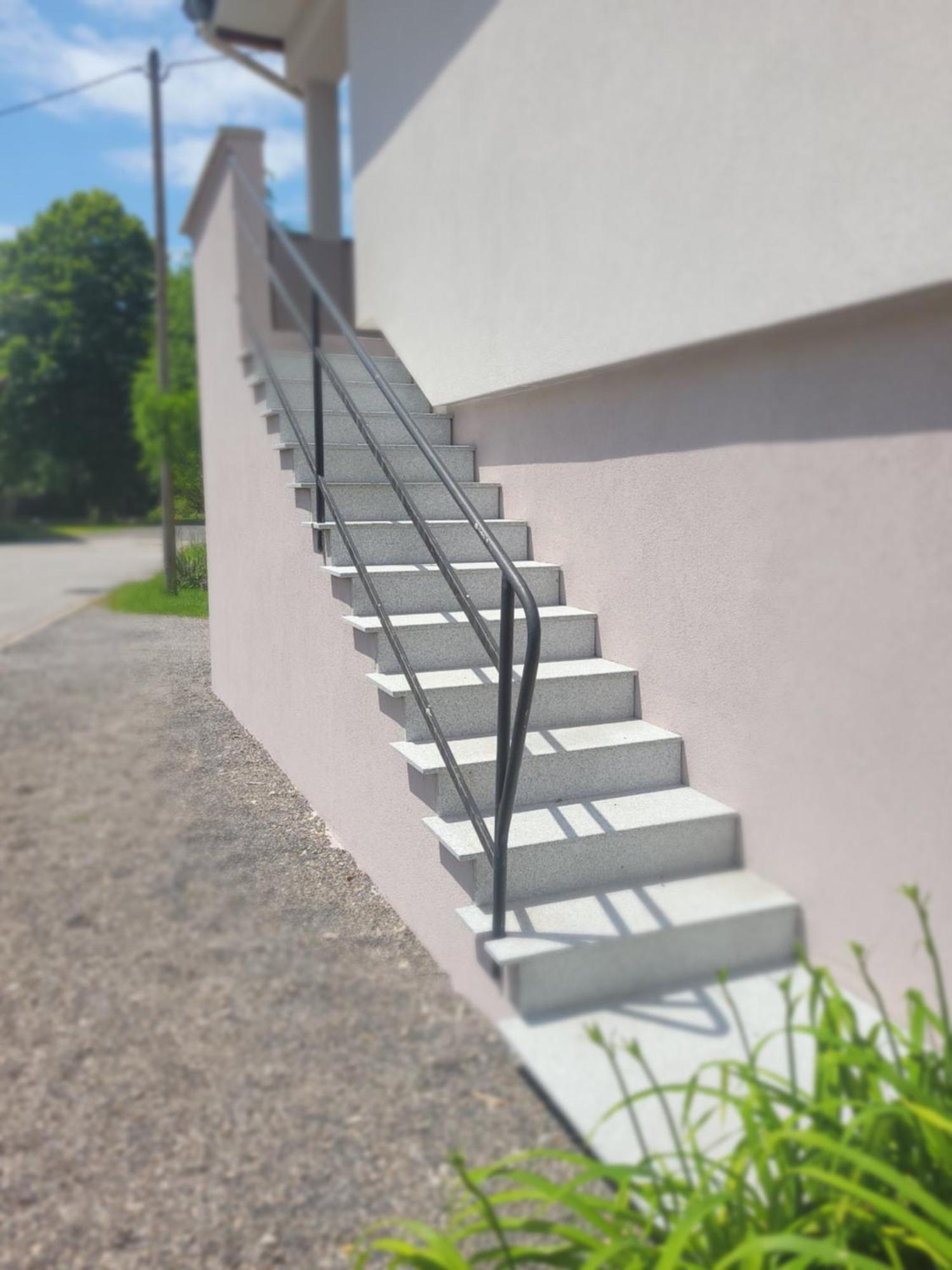 Gites Les Grandes Voies - Cle Vacances Le Menil Exterior photo